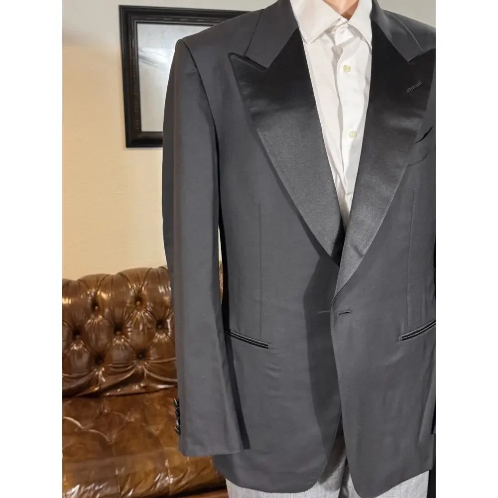 Tom Ford Windsor Black Peak Lapel Wool Tuxedo 52 42R US 38x30 Trousers